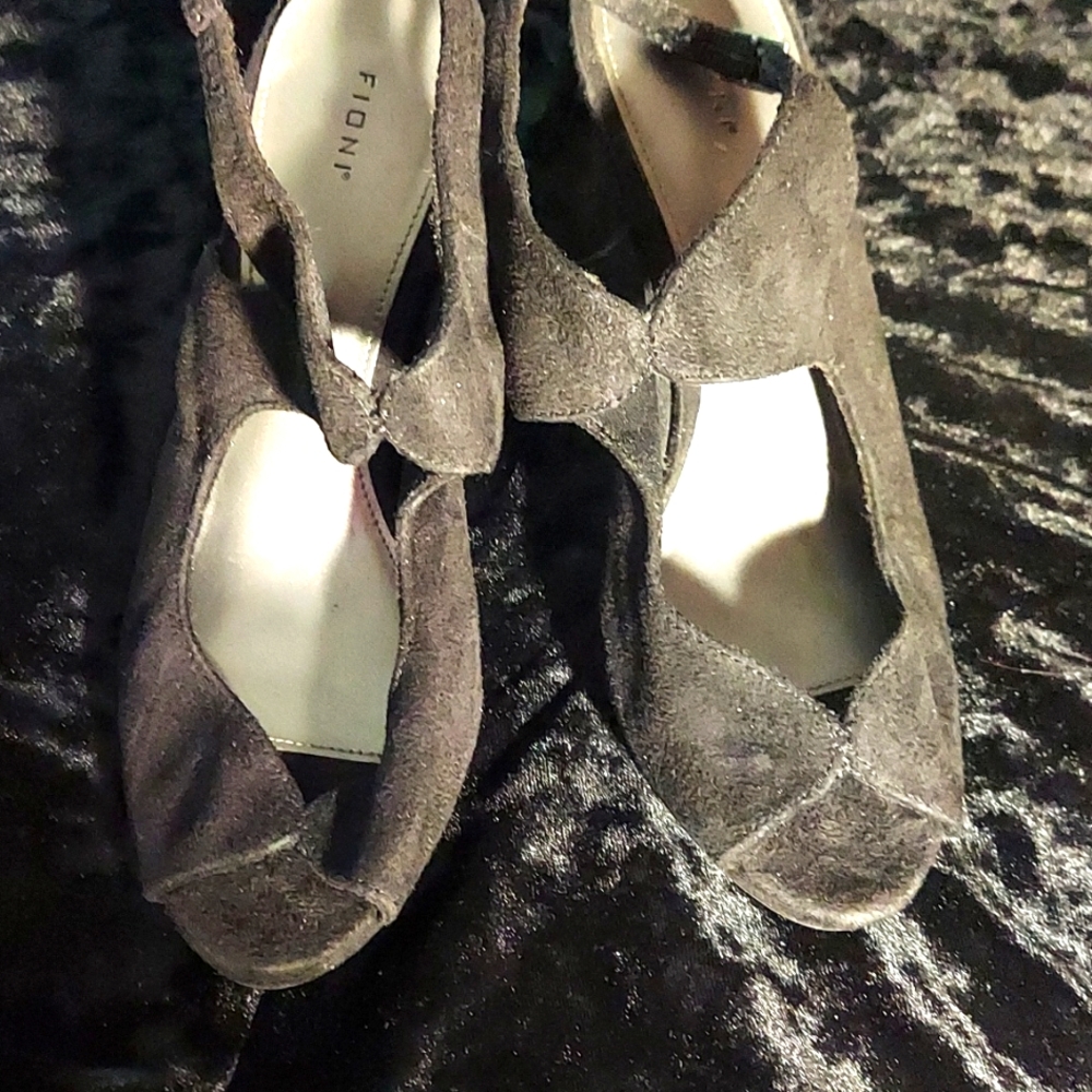 Fioni black suade shoes